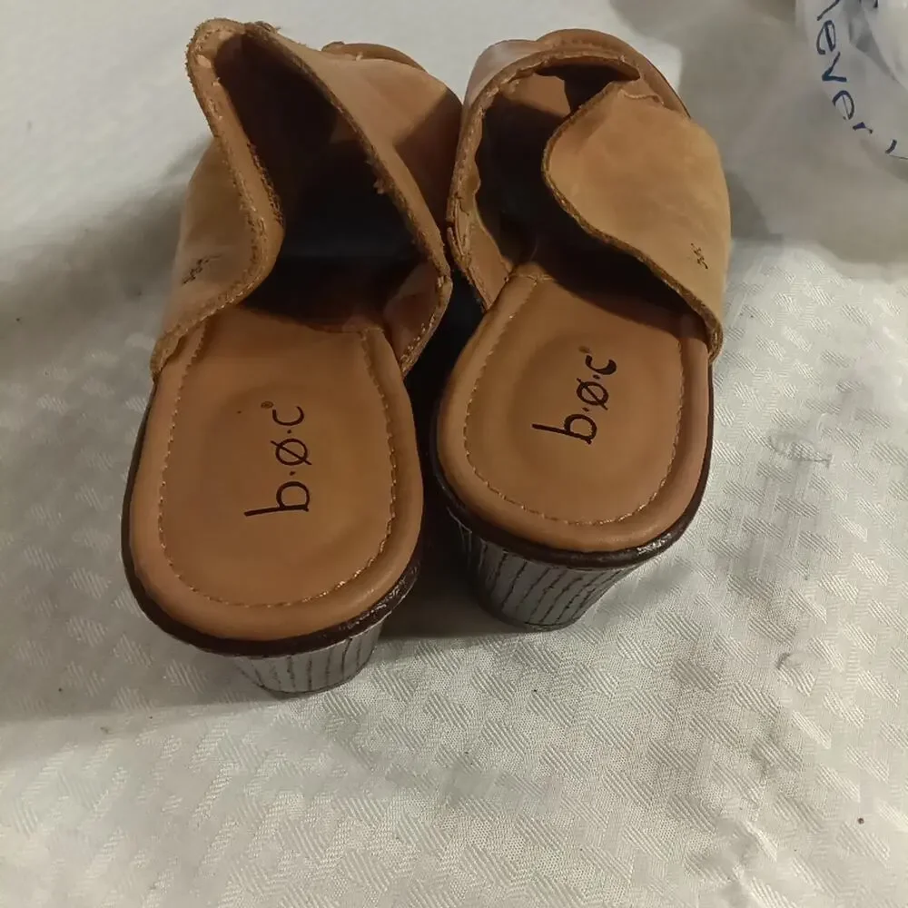 B.O.C. Women’s Wenaha Tan Slide On Leather Sandals Size 10M Clogs